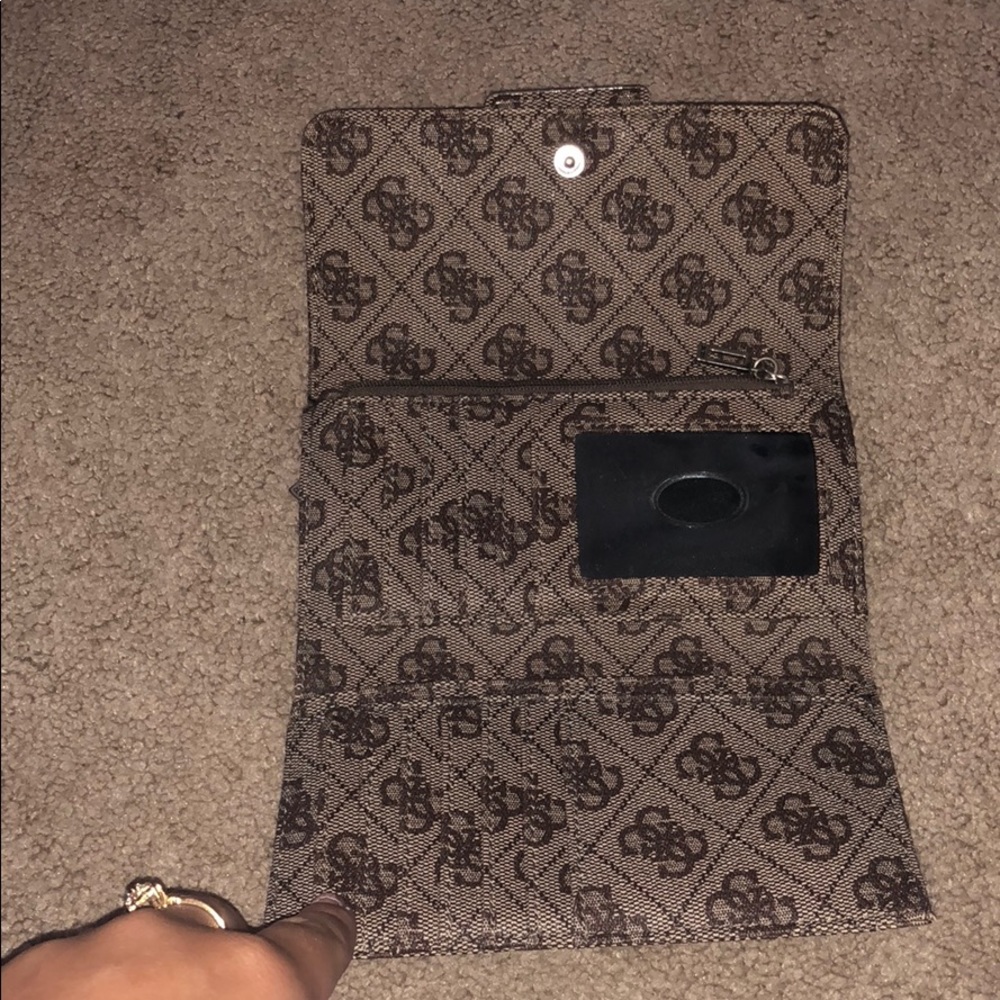 Guess wallet